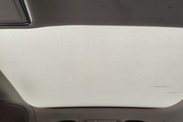 Used Mercedes-Benz E-Class 2022 Second Facelift E 300 L Luxury Edition Headliner