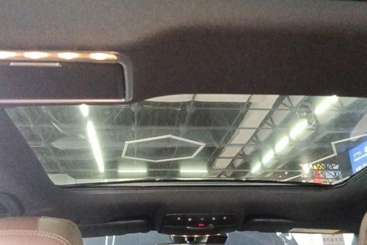 Used Mercedes-Benz E-Class 2022 Second Facelift E 300 L Sport Luxury Edition Headliner