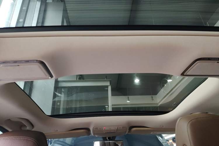Used Mercedes-Benz E-Class 2022 E 260 L Headliner