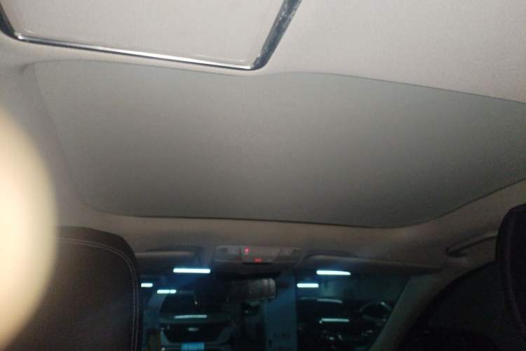 Used Mercedes-Benz E-Class 2022 Updated E 300 L Stylish Edition Headliner