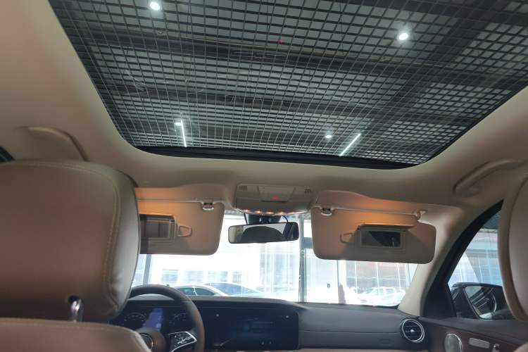 Used Mercedes-Benz E-Class 2022 Second Facelift E 300 L Luxury Edition Headliner