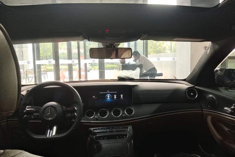 Used Mercedes-Benz E-Class 2022 Second Facelift E 260 L Sport Edition Headliner