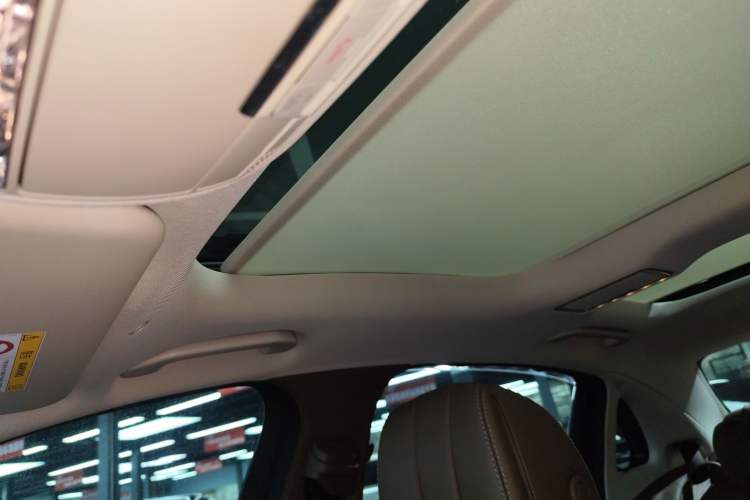 Used Mercedes-Benz E-Class 2022 Second Facelift E 300 L Luxury Edition Headliner