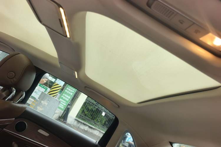 Used Mercedes-Benz E-Class 2022 E 260 L Headliner