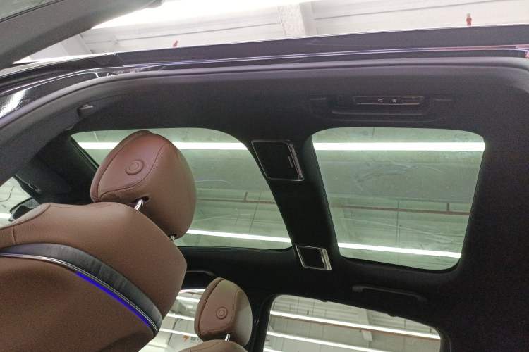 Used Mercedes-Benz E-Class 2022 Second Facelift E 300 L Sport Luxury Edition Headliner