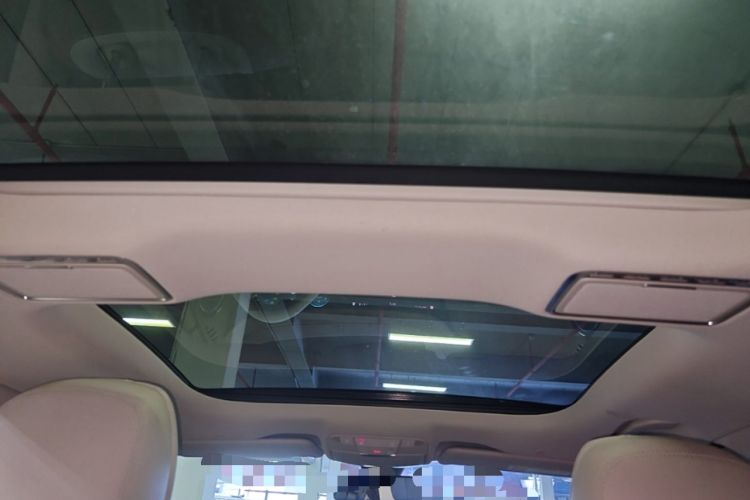 Used Mercedes-Benz E-Class 2022 Second Facelift E 300 L Luxury Edition Headliner