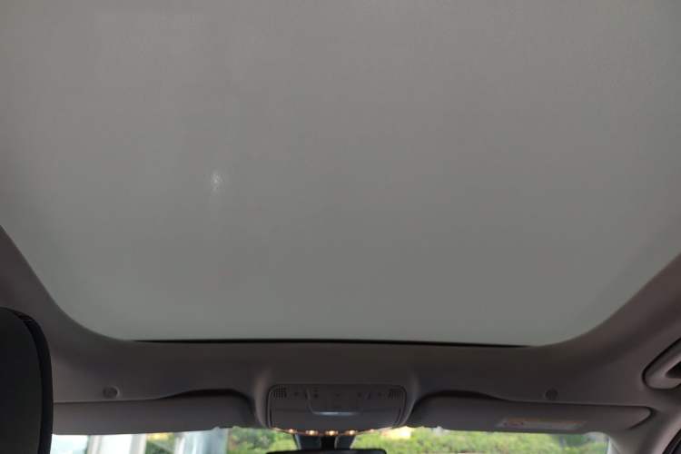 Used Mercedes-Benz E-Class 2022 Revised Version E 300 L Sporty and Stylish Edition Headliner