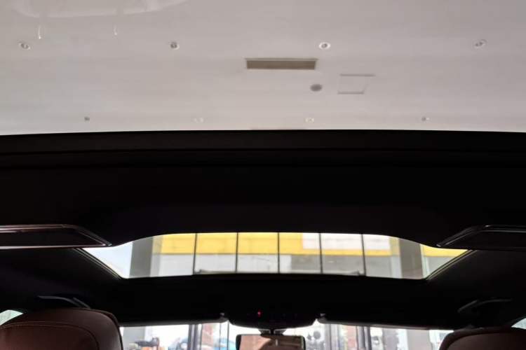Used Mercedes-Benz E-Class 2022 Revised Version E 300 L Sporty and Stylish Edition Headliner