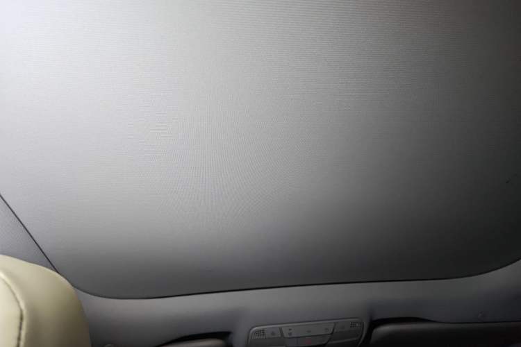 Used Mercedes-Benz E-Class 2022 Second Facelift E 300 L Fashion Edition Headliner