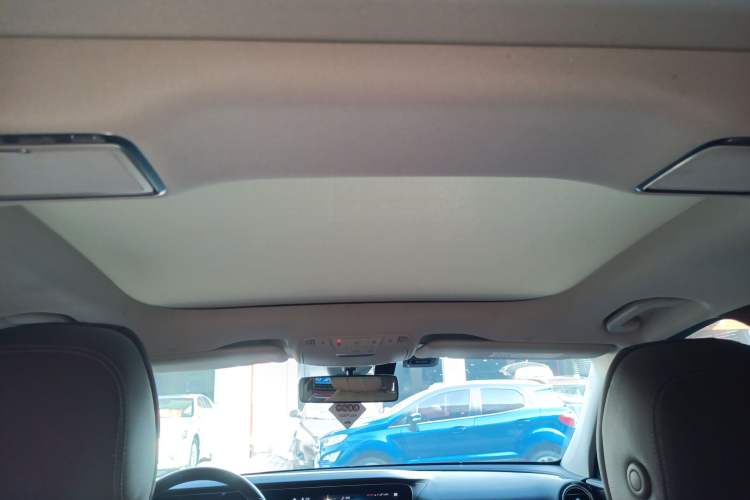 Used Mercedes-Benz E-Class 2022 Updated E 300 L Stylish Edition Headliner