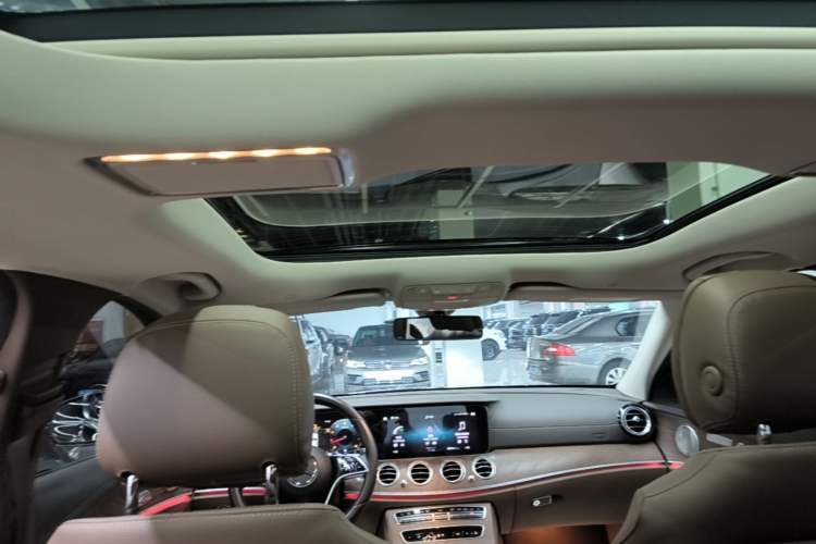 Used Mercedes-Benz E-Class 2022 Updated E 300 L Luxury Edition Headliner
