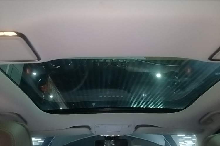Used Mercedes-Benz E-Class 2022 E 300 L Luxury Model Headliner