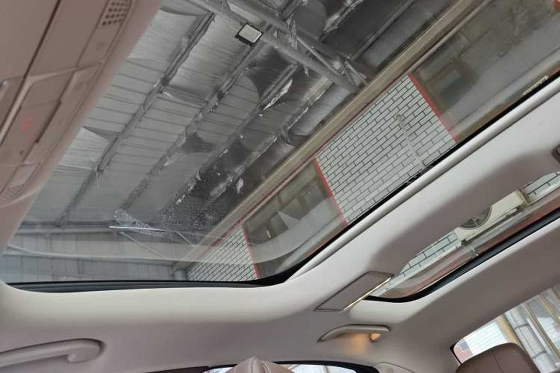 Used Mercedes-Benz E-Class 2022 Second Facelift E 300 L Fashion Edition Headliner