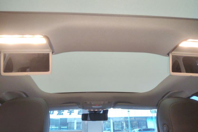 Used Mercedes-Benz E-Class 2022 Updated E 300 L Stylish Edition Headliner