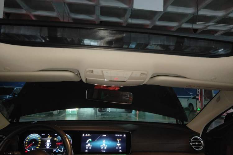 Used Mercedes-Benz E-Class 2022 Second Facelift E 260 L 4MATIC Headliner