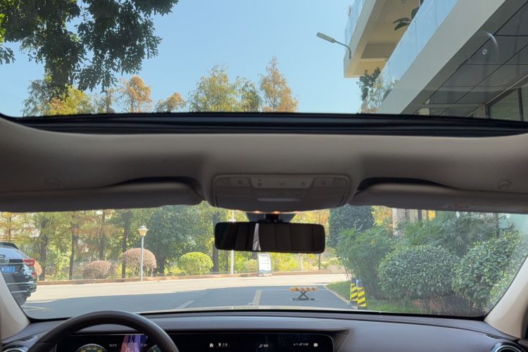 Used Mercedes-Benz E-Class 2022 Second Facelift E 300 L Fashion Edition Headliner