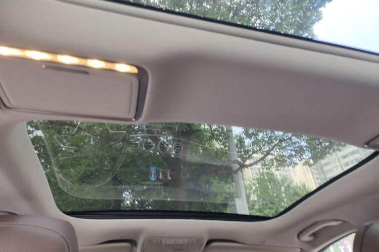 Used Mercedes-Benz E-Class 2022 Second Facelift E 300 L Fashion Edition Headliner