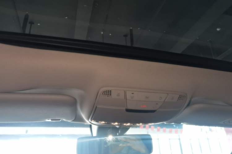 Used Mercedes-Benz E-Class 2022 E 300 L Stylish Model Headliner