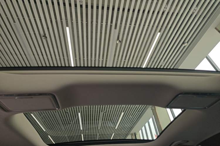Used Mercedes-Benz E-Class 2022 Second Facelift E 300 L Fashion Edition Headliner