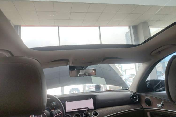 Used Mercedes-Benz E-Class 2022 Updated E 260 L Headliner