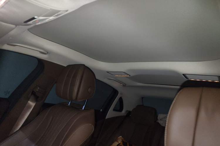 Used Mercedes-Benz E-Class 2022 Updated E 300 L Stylish Edition Headliner
