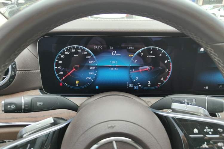 Used Mercedes-Benz E-Class 2022 Revised Version E 300 L Fashion Edition Instrument Cluster