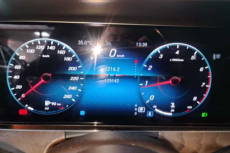 Used Mercedes-Benz E-Class 2022 Second Facelift E 300 L Fashion Edition Instrument Cluster