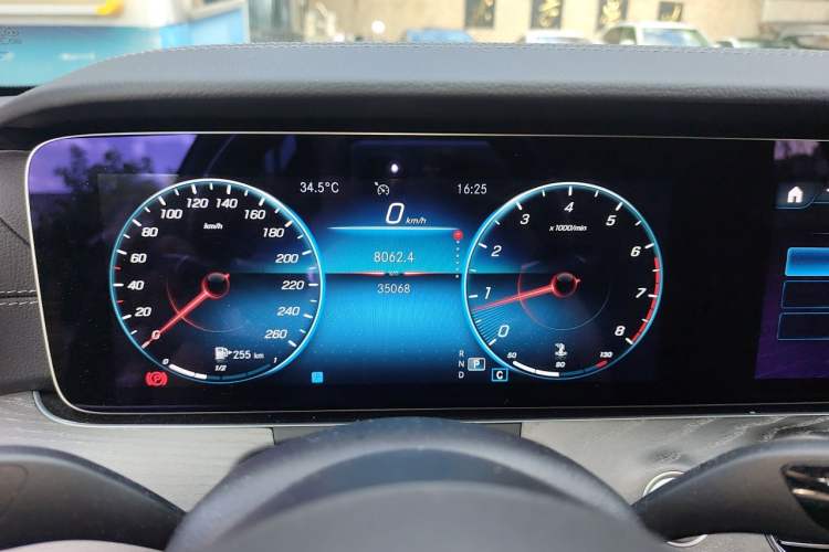 Used Mercedes-Benz E-Class 2022 Revised Version E 300 L Sporty and Stylish Edition Instrument Cluster
