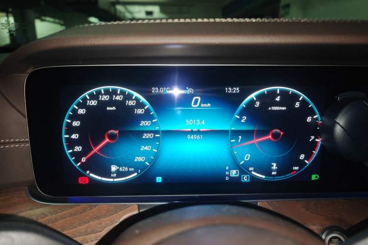 Used Mercedes-Benz E-Class 2022 Revised Version E 300 L Fashion Edition Instrument Cluster