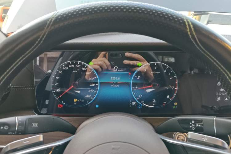 Used Mercedes-Benz E-Class 2022 Second Facelift E 300 L Fashion Edition Instrument Cluster