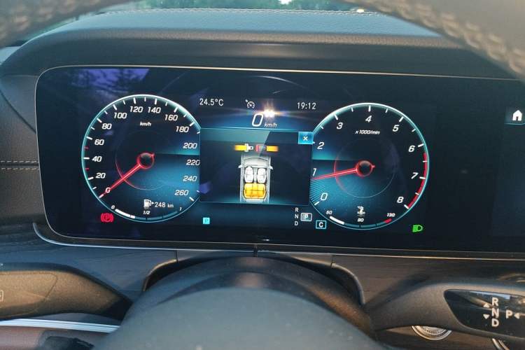 Used Mercedes-Benz E-Class 2022 Second Facelift E 300 L Sporty and Stylish Edition Instrument Cluster