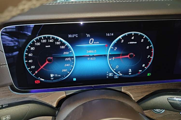 Used Mercedes-Benz E-Class 2022 Updated E 260 L Instrument Cluster
