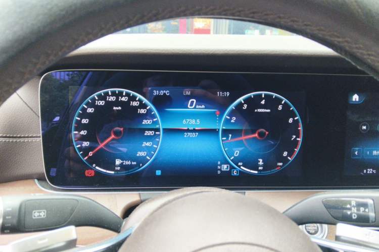 Used Mercedes-Benz E-Class 2022 Revised Version E 300 L Luxury Edition Instrument Cluster