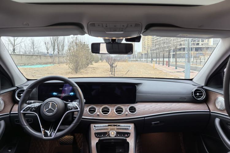 Used Mercedes-Benz E-Class 2022 Updated E 300 L Luxury Edition Interior 1