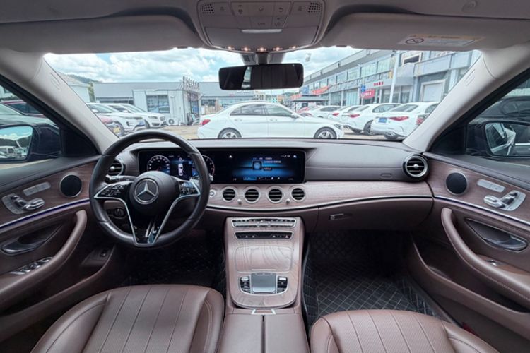 Used Mercedes-Benz E-Class 2022 E 300 L Stylish Model Interior 1