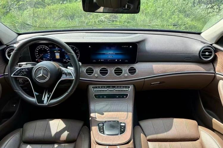 Used Mercedes-Benz E-Class 2022 Second Facelift E 300 L Luxury Edition Interior 1