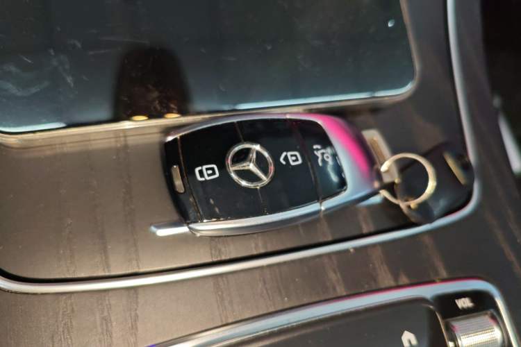 Used Mercedes-Benz E-Class 2022 Revised E 300 L Sport Luxury Edition Interior 1