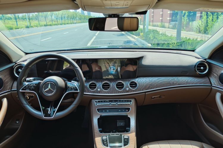 Used Mercedes-Benz E-Class 2022 Revised Version E 300 L Fashion Edition Interior 1