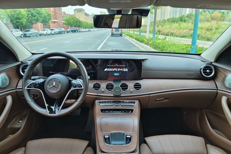 Used Mercedes-Benz E-Class 2022 Updated E 300 L Luxury Edition Interior 1
