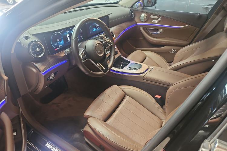Used Mercedes-Benz E-Class 2022 Updated E 300 L Stylish Edition Interior 1