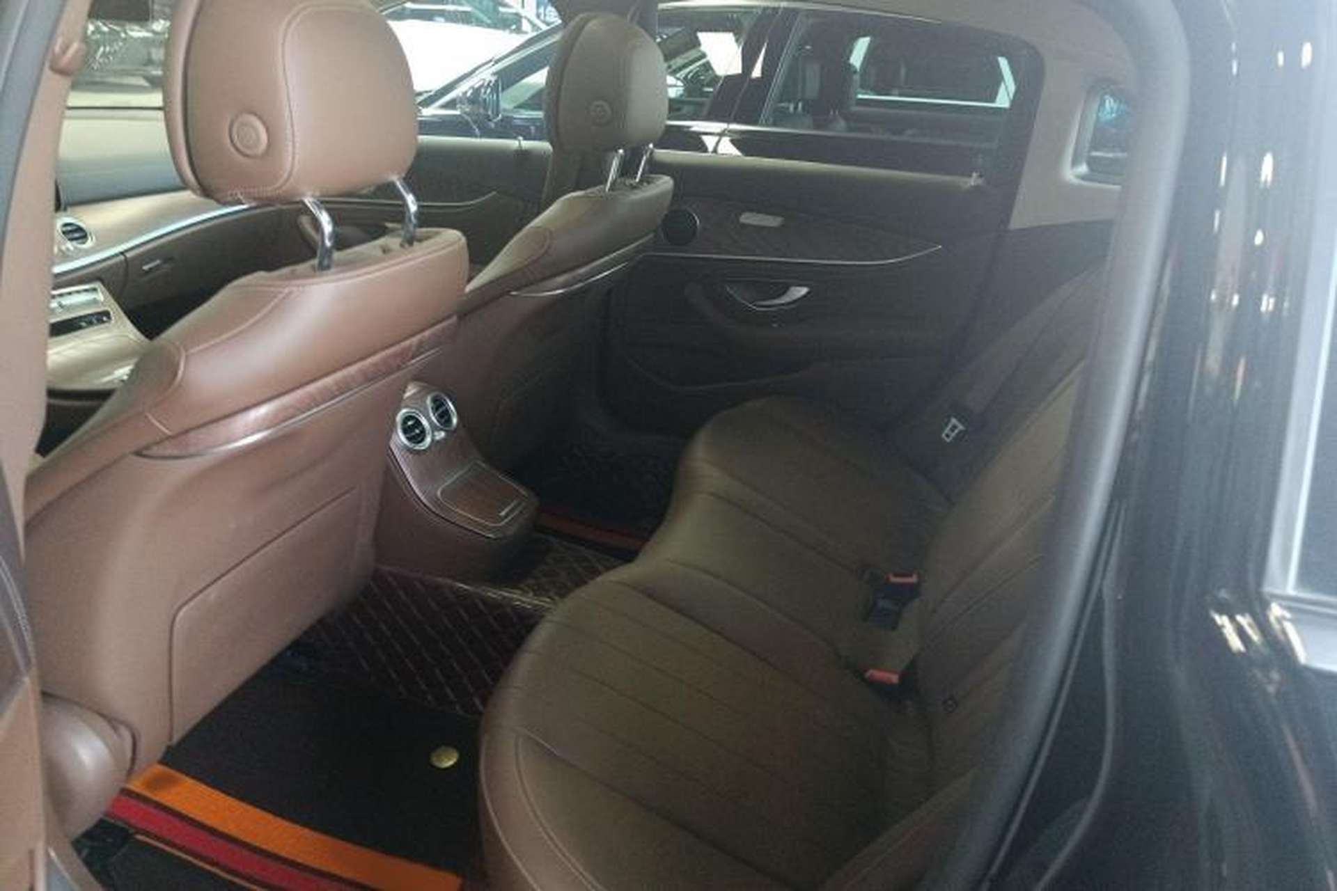 Used Mercedes-Benz E-Class 2022 Facelift E 260 L 4MATIC Interior 1