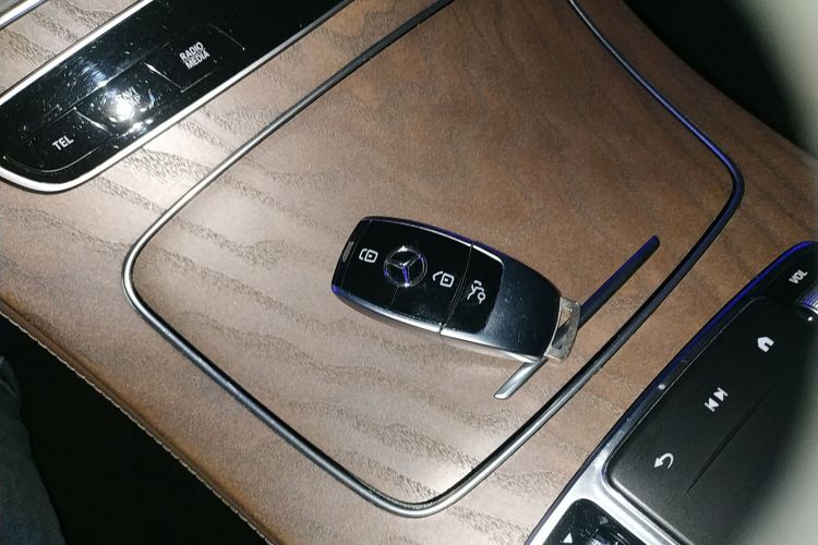 Used Mercedes-Benz E-Class 2022 E 300 L Luxury Model Interior 1