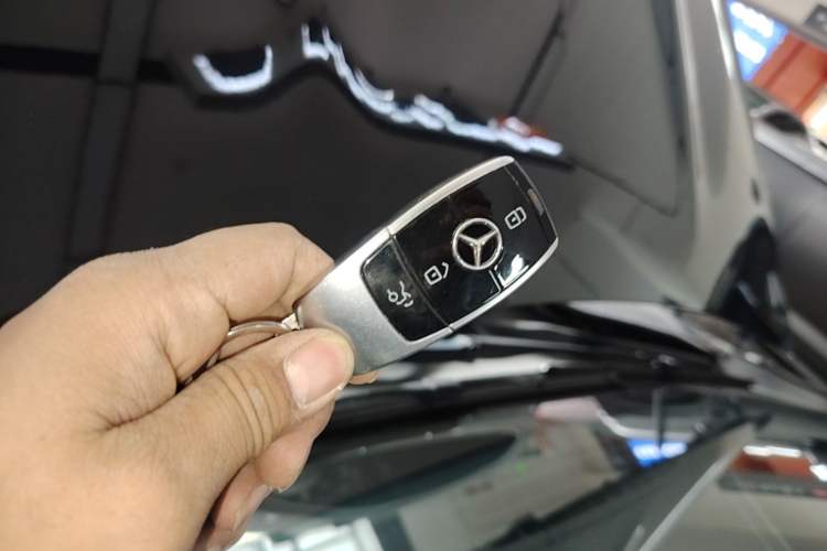 Used Mercedes-Benz E-Class 2022 Second Facelift E 300 L Sporty and Stylish Edition Interior 1
