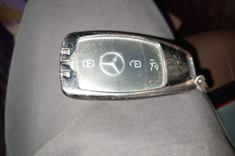 Used Mercedes-Benz E-Class 2022 Updated E 300 L Luxury Edition Interior 1