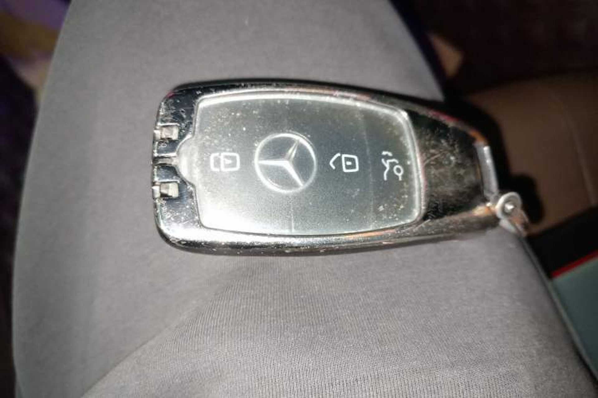 Used Mercedes-Benz E-Class 2022 Updated E 300 L Luxury Edition Interior 1
