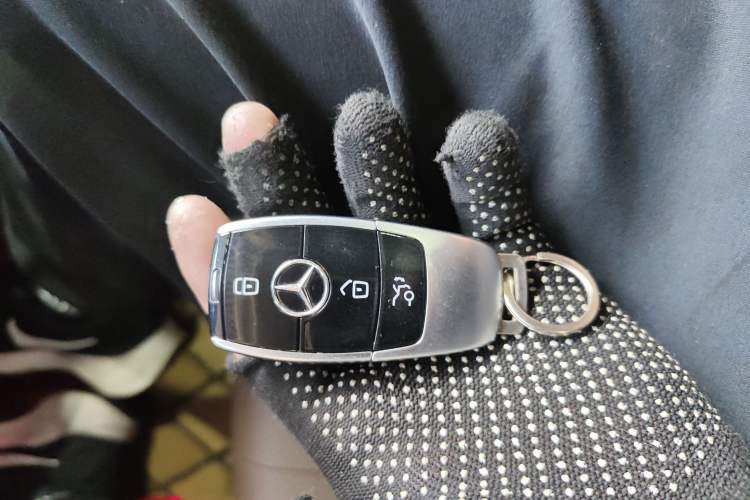 Used Mercedes-Benz E-Class 2022 E 260 L Interior 1