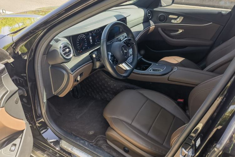 Used Mercedes-Benz E-Class 2022 Revised Version E 300 L Sporty and Stylish Edition Interior 1