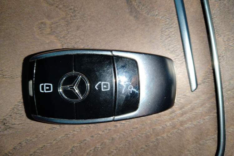Used Mercedes-Benz E-Class 2022 E 300 L Stylish Model Interior 1