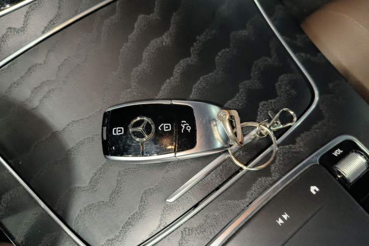 Used Mercedes-Benz E-Class 2022 E 260 Stylish Sports Edition Interior 1