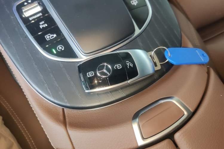 Used Mercedes-Benz E-Class 2022 Second Facelift E 300 L Sport Luxury Edition Interior 1